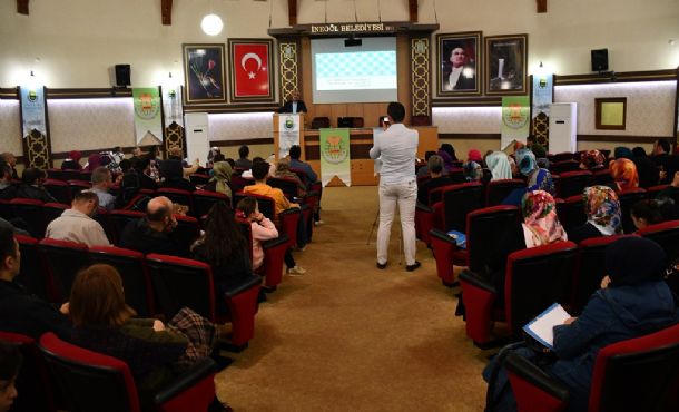 Mobilya Kupasına Katılan Takımlara Plaketleri Takdim Edildi