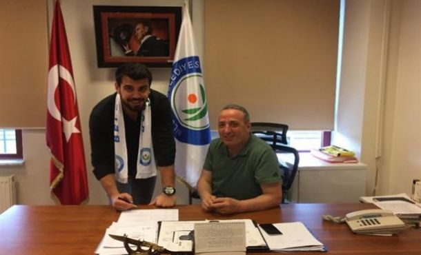 Nilüfer Belediyespor hentbolda 6 imza