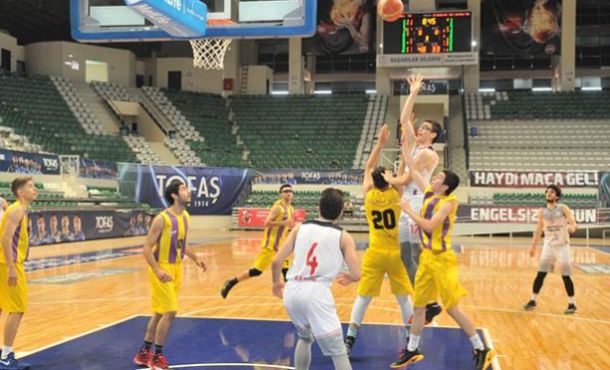 Nilüfer Belediyespor’un basketbolcuları çeyrek finalde