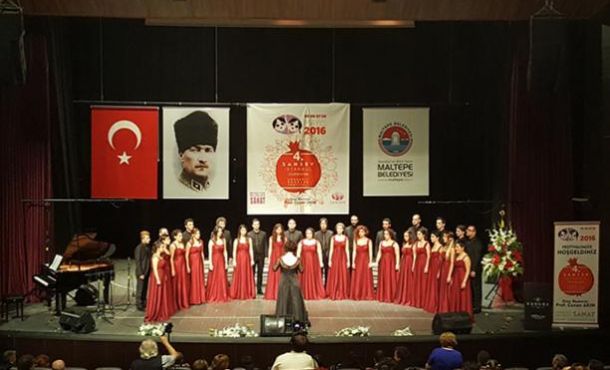 Nilüfer Çoksesli Korosu’na 