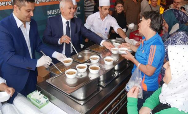 Nilüfer’de 30 bin kişiye aşure ikramı