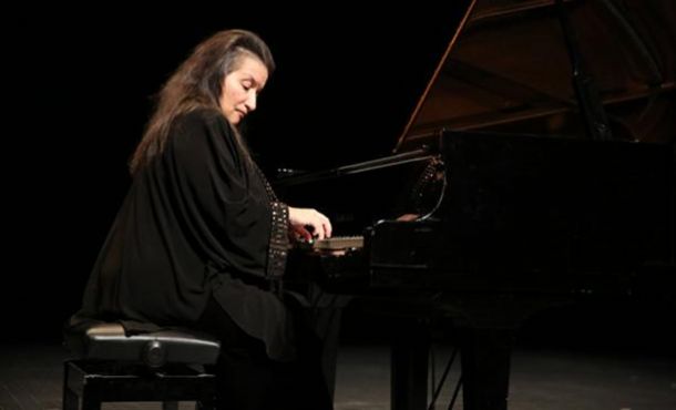 Nilüfer’de piyano ziyafeti sürüyor