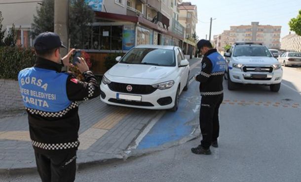 Nilüfer’de yaya ve bisiklet yolu işgaline geçit yok