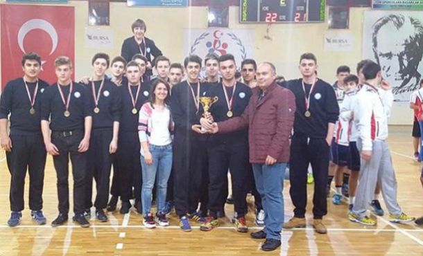 Nilüfer’in yıldızları namağlup şampiyon