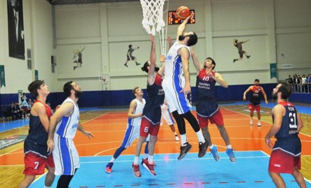 Nilüferli basketbolcular galibiyete doymuyor