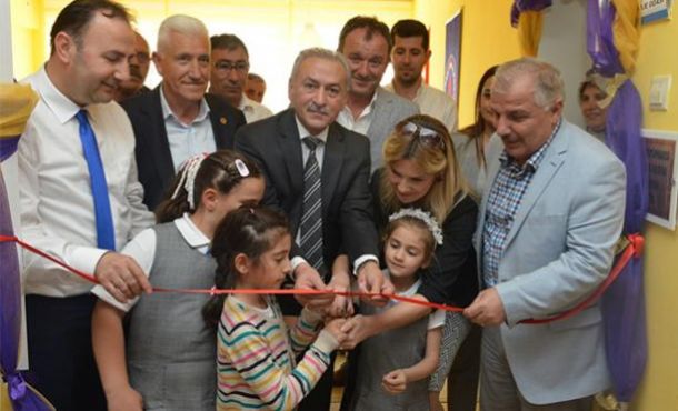 Öğrencilerin kütüphane sevinci