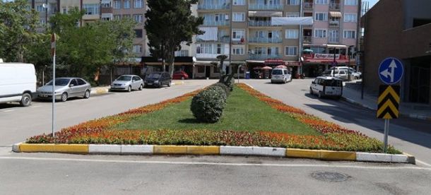 PARK BAHÇE ÇALIŞMALARI DEVAM EDİYOR