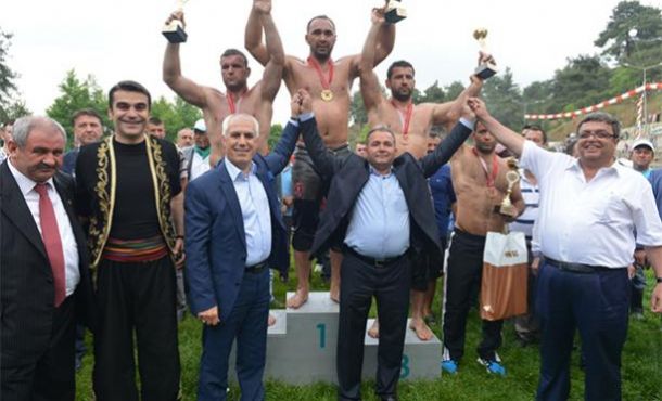 Pehlivanlar Çalı’da er meydanına çıktı