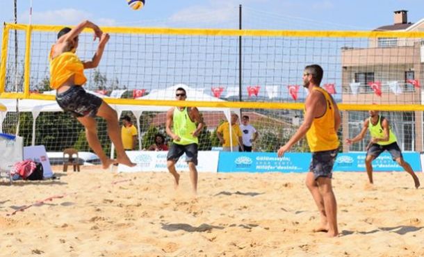 Plaj voleybolunun kalbi Nilüfer’de atıyor