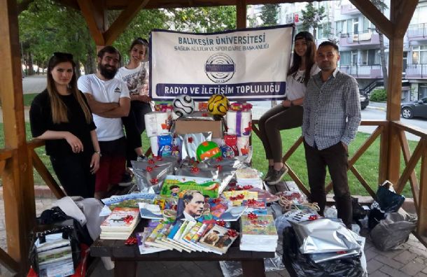 Radyo-İletişim Topluluğu Minikleri Sevindirdi