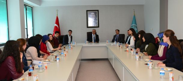 Rektör Özdemir`den Matematik Cepte Projesi Gönüllülerine Teşekkür