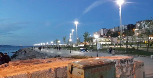 SEVGİ YOLU VE SAHİL BANDINDA AYDINLATMA ÇALIŞMALARI