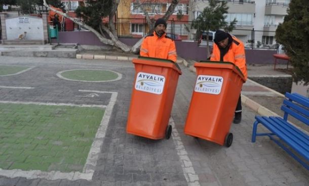 Temizlik İşleri Müdürlüğünden Okullara Çöp Konteynırı