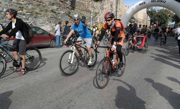 Tophane’den Mudanya’ya dostluk ve barış için pedal çevirdiler