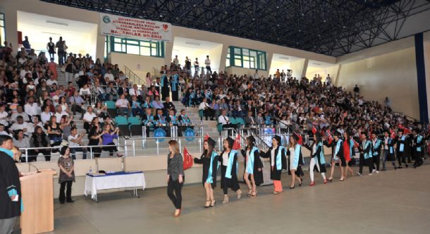 Turizm Fakültesinde Mezuniyet Sevinci