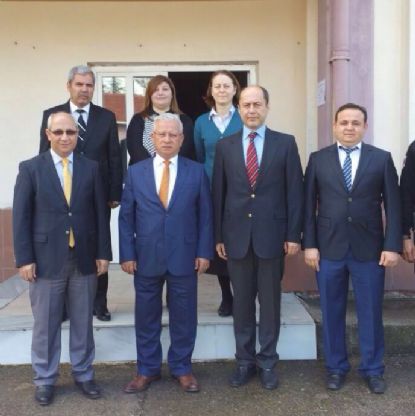 Üniversitemiz Rektörü Prof. Dr. Kerim Özdemir Savaştepe MYO Binası İnşaatında İncelemelerde Bulundu