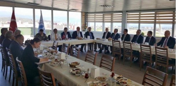 ÜNİVERSİTEMİZİN GELİŞİMİNE BELEDİYEMİZDEN TAM DESTEK