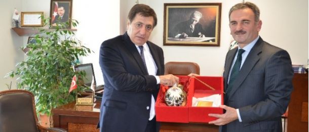 Vali İzzettin Küçük Gemlik’te