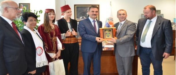 Yabancı Konuklar Belediyede