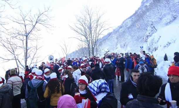 Yolda Kalan Öğrencilerin İmdadına İnegöl Belediyesi Yetişti